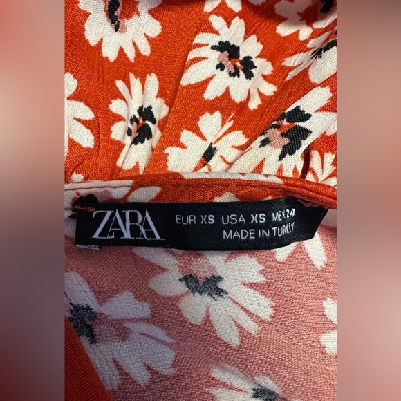 Zara Floral Romper - Picture 10 of 11